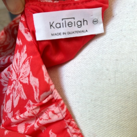 Kaileigh Rebecca Floral Dress with Flutter Sleeves Coral Size XSP - Picture 4 of 4